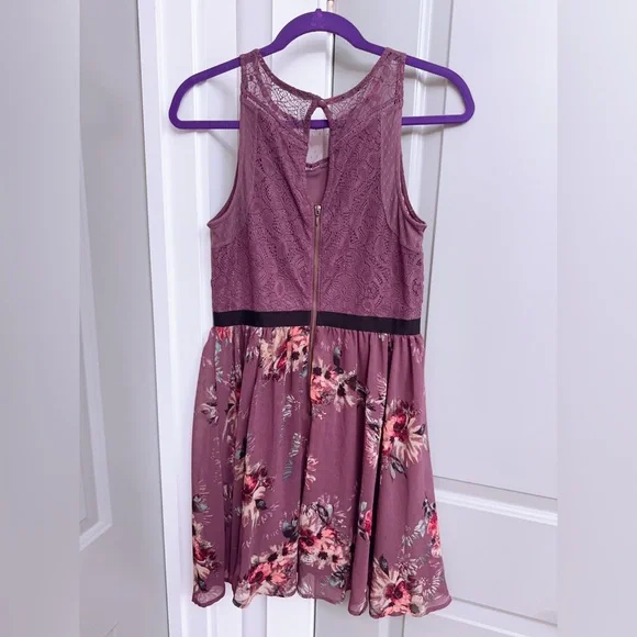 Xhilaration Mauve Lace & Floral Fit-and-Flare Dress Size Medium - Picture 4 of 4